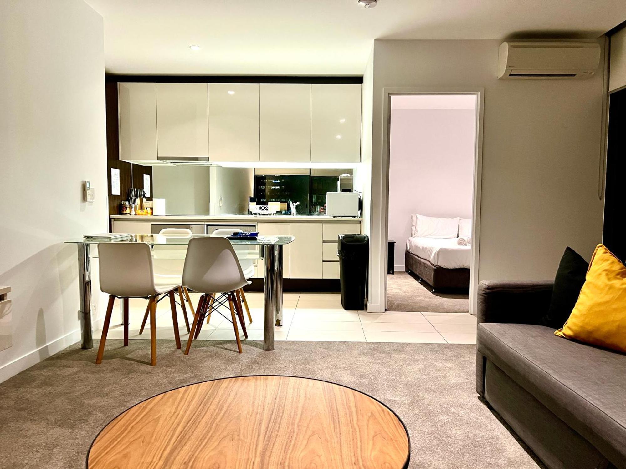Readyset Apartments At Madison Мелбърн Екстериор снимка