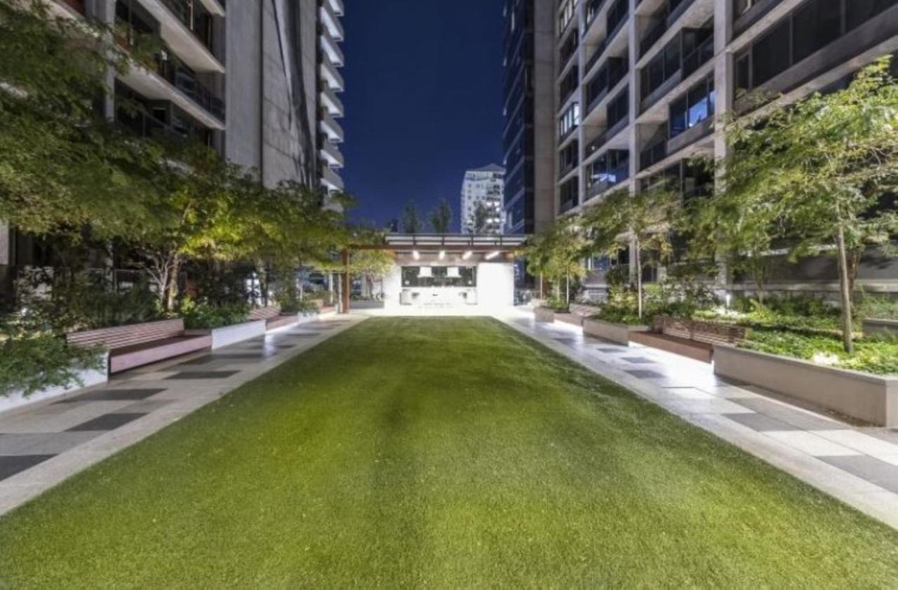 Readyset Apartments At Madison Мелбърн Екстериор снимка