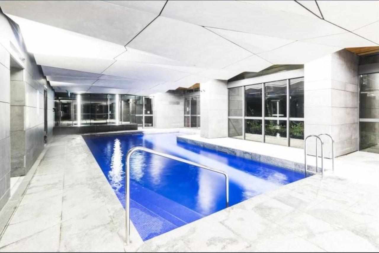 Readyset Apartments At Madison Мелбърн Екстериор снимка